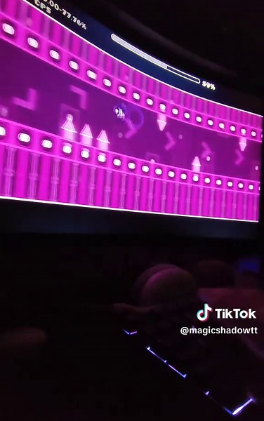 Duelo Maestro: Geometry Dash Extreme Demon