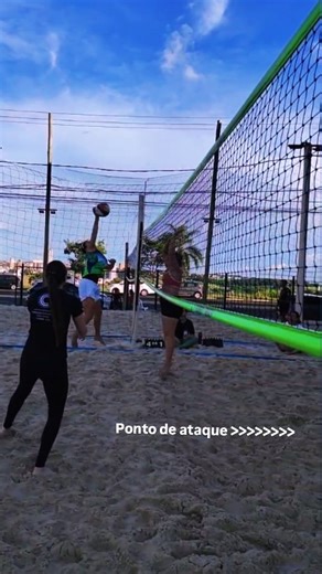 rafaela volpe martins on Instagram: "Ponto de ataque é >>>>>> 🏐🫶🏽🦊✨ #volei #grãodeareia #voleidepraia #voleifranca"