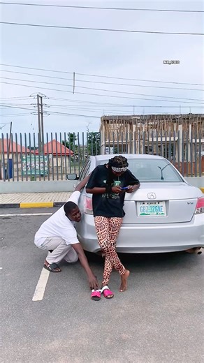 5.8K views · 199 reactions | She was carried away with her phone | wait for it. | Mr coco | Facebook