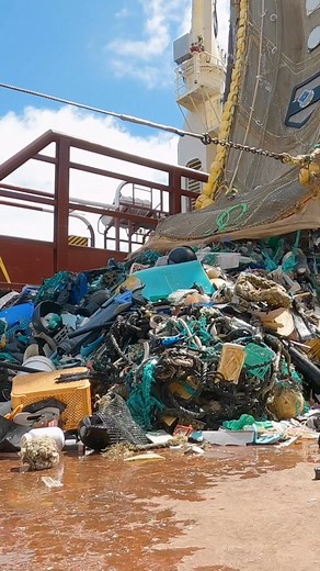 5.3K views · 102 reactions | We came across th is video of the great work being done by The Ocean Cleanup. It's so inspiring to read up on the work they have been doing with System 002 (it removed 282,787 kg (623,438 lbs) of trash and covered an area of 8,352 km2, equivalent to 1,439,769 football fields). System 003 is now on it's way to the Great Pacific Garbage Patch! To learn more about what they do and see how you can support them: https://linktr.ee/TheOceanCleanup | SSI | Facebook