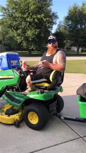 #fypシ #foryou #foryoupage #fyp #fy #indiana #pinkysup #waaaygood #everydayfunday #jasonwhatareyoudoing #RufflesOw | Elroy red beard