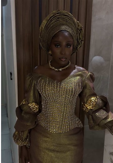 Help me ask @abbaswoman.ng why he gave me this length of gele to tie bridal gele By the way he is a phenomenal human DROP THANK YOU IN THE COMMENT 😍 📍 ACCRA, GHANA 🇬🇭 IT IS YOUR TURN — DON’T MISS THIS! 4-DAY POWER-PACKED GELE WORKSHOP WITH SAMMY INVENTIONS THIS IS YOUR OPPORTUNITY TO LEARN, PRACTICE, AND PERFECT GELE TYING FROM ONE OF THE BEST IN THE INDUSTRY! YOU WILL LEARN: • ALL STYLES OF GELE • ALL STYLES OF TURBAN • AUTO GELE (FROM SCRATCH TO FINISH) • HANDS-ON PRACTICE AFTER EVERY CLAS