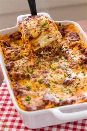 77K views · 1.3K reactions | This easy Lasagna Recipe is meaty, cheesy, saucy, and packed with flavor in every bite. Recipe: https://natashaskitchen.com/lasagna-recipe/ | NatashasKitchen.com | Facebook