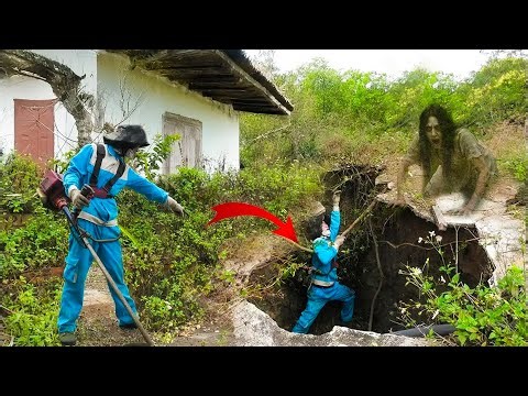 Time-Lapse: Haunted House Horror - Ghost Woman Attacks and Sends Us Falling Into Haunted Tunnel!👻