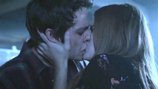 Unscripted kiss scenes that were completely epic