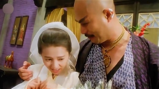 李丽珍:本来我已经不想在接这种片子，但是无奈王晶导演给的太多了。[捂脸]