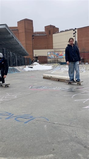 Big stomp 360 pop shuv it #GetDownFromThere #skateboarding #flatground #athlete #fun #mobgrip