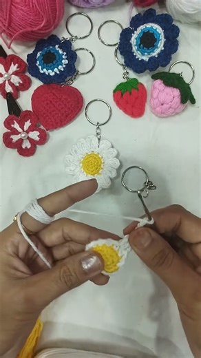 Daisy flower keychain crochet tutorial | Live highlight