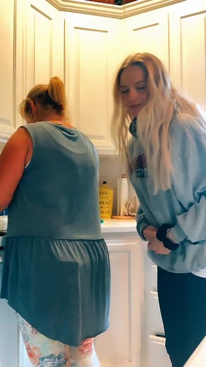 She was cooking and didn’t know what to do, make my mom go famous #foryou