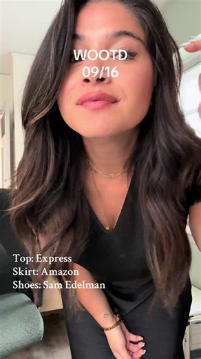 Monochromatic Outfit Ideas for Corporate Women