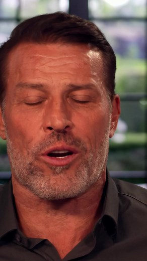 Work with Tony Robbins for free at the Time to Rise Summit