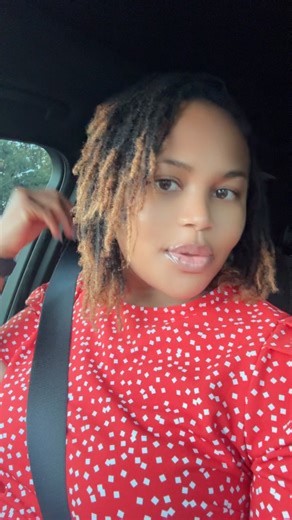 ✨When the morning sun does more for your face than 8 hours of sleep ever could.☀️🚗 #GoldenHourGlow #MorningVibes #CommuteChronicles