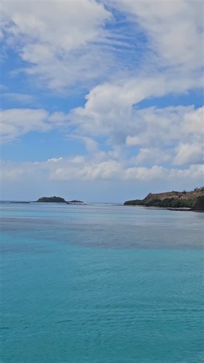Oarsman's Bay Lodge on Instagram: "Feeling alright! This is what happiness looks like arriving at Oarsman's Bay Lodge! Take a moment to explore our website and book direct, we are a small, adults-only hideaway that offers peaceful accommodation, excellent food and views for days✨️ #oarsmansbaylodge #tropicalparadise #islandvibes #traveldeeper #fijihappy"