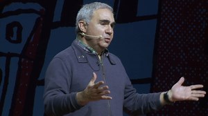 58K views · 935 shares | Después de recorrer el camino en búsqueda de nuestra identidad y encontrarla, nos podemos dar cuenta de que se transforma en una prisión. Daniel Molina nos muestra con humor e ironía cómo la interpretación que hacemos de la realidad moldea nuestro mundo interno y toda la sociedad. | TED en Español | Facebook