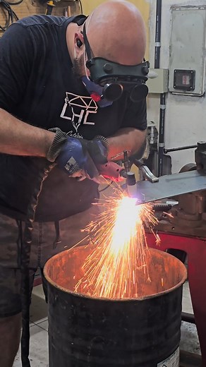 970 reactions · 27 comments | Produzindo 10 peças em 10 horas #curiosidades #solda #maquinas #tutorial | Curso de cutelaria gratuito | Facebook