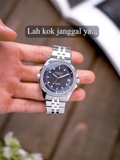 Tampil beda dengan sistem eksklusif Dual Crown. Satu untuk mengatur ketepatan waktu, satu lagi untuk mengontrol Inner Rotating Bezel lo di dalam air. Fungsionalitas penyelam premium sesungguhnya. #rekomendasi #jamviral #foryou #parlent #fyp