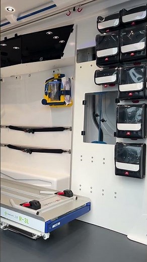 Ambulance sur base Mercedes-Benz Sprinter #automobile #ambulance #gruau #ems #emergency
