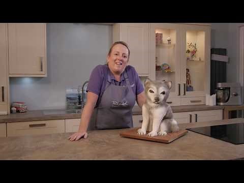 Learn how to make a wolf cake with Rose Macefield Cake Craft