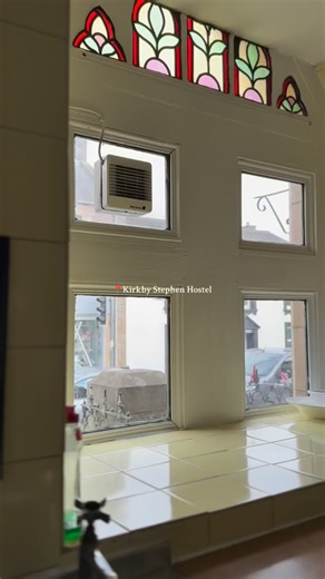 Discover comfort and convenience right in the heart of Kirkby Stephen! Our centrally located hostel is the perfect base for exploring the beautiful Upper Eden Valley, with shops, cafes, and trails just steps away. Whether you’re walking the Coast to Coast path, cycling through the Dales, or simply soaking up the local charm, Kirkby Stephen Hostel is your ideal home away from home. 🌿🏡 | Kirkby Stephen Hostel