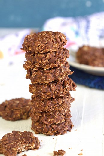 No Bake Chocolate Peanut Butter Oatmeal Cookies