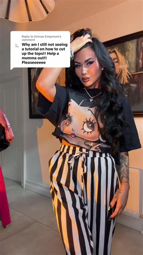Replying to @Emmas Emporium tshirt cropping tutorial 🔪 🖤 #diy #alttok #tshirtcroppingtutorial #alttiktok #softgoth
