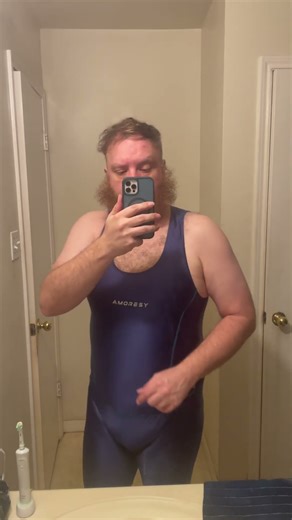 Wearing my Helion series navy blue singlet #amoresy