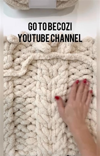 Let’s Hand knit a Flower cable blanket! Yarn: BeCozi.net Video tutorial: https://youtu.be/eyBZCH4NgGc Music: Romantic Inspiration Musician: Rafael Krux Site: https://freepd.com/ License: https://creativecommons.org/publicdomain/zero/1.0/legalcode | BeCozi