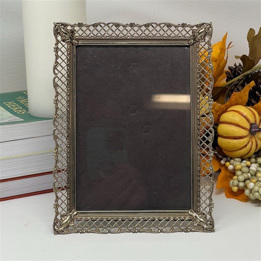 Vintage Gold Toned Metal Filigree Picture Frame, Freestanding or Wall Hanging, Holds 6.5 X 4.5 Photo - Etsy