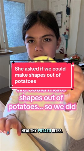 She asked if we could make shapes out of potatoes… so we did 🥔 Nothing fancy. Just using what we had, slowing dinner down, and letting her take the lead. This is what dinner looks like when you don’t rush it.