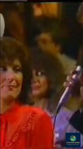 Conway Twitty Sings Hello Darlin' To Loretta Lynn #shortsfeed #outlawcountry #countrymusic