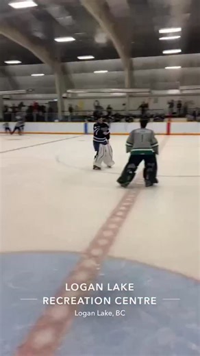 Goalie fight alert in the BCIHL‼️ | Banger Media