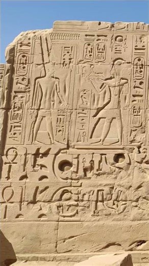 Рамсес II дарит сфинкса Амону - посвящает ему статуи сфинксов для храма Ипет-Сут. Карнак #египет