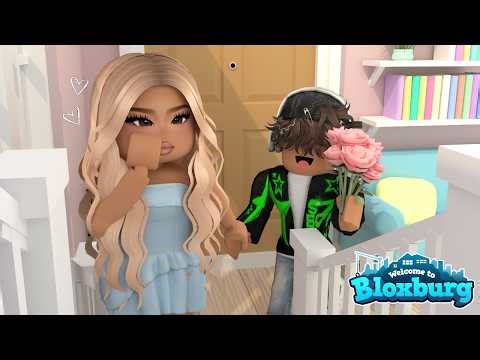 SOPHIE INVITES HER BOYFRIEND TO OUR HOUSE! *MOM GOES CRAZY!* Roblox Bloxburg Voiced RP Roleplay