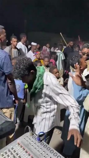 Let's kickstart the weekend 🔥🔥🔥 Track ID : I Fell In Love (feat. Tumie G) [Broken Tech Mix] - Buddynice #deephousesouthafrica #musicproducer #musicislife #highlight #musicreview #WeGroove #NewMusic #DeepHouseVibes | MmaSessions