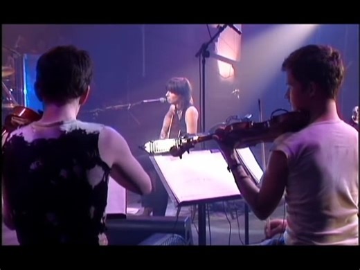 Pretenders - Creep, (Radiohead Classic) Pretenders in a unique and intimate performance, recorded live at London's Jacob Street Studios 1995. #chrissiehynde #thepretenders #PRETENDERS #rocnroljunkie | rocnroljunkie