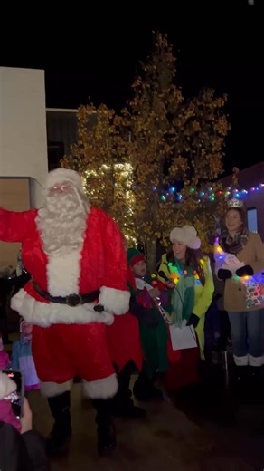 ✨ What a magical night in Downtown Elk Rapids! ✨ Our community came together to light the Christmas tree and welcome Santa in the most unforgettable way. From carols in the street to cocoa and cookies, the incredible Second Chance Mushers, a high-energy dance squad, and so many festive touches—it was everything we love about small-town holiday traditions. Thank you to everyone who bundled up, showed up, and helped make the night truly special. ❤️🎄 There’s nothing quite like Christmas in Elk Rap