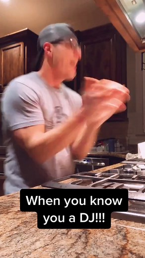 When the beat drop!!! #djrhett #yallcatchin