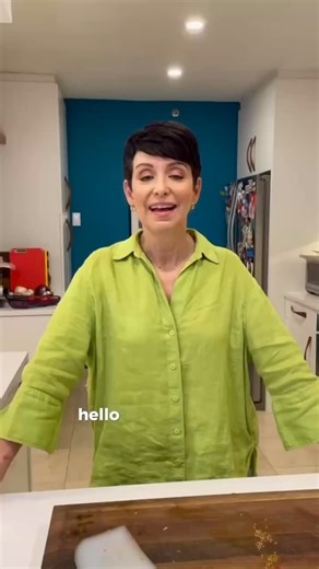 Stuffed zucchini never looked so good 👌 Easy, flavorful, and perfect for dinner tonight! STUFFED ZUCCHINININGREDIENTS: * 3 large zucchini * 3 tablespoons extra-virgin olive oil, plus more as needed * 1 pound sweet Italian pork or chicken sausage (casings removed) * 1 1/2 cups chopped yellow onion (from 1 medium onion) * 1 pint cherry or grape tomatoes, quartered * 3 garlic cloves, minced * 1/4 teaspoon crushed red pepper (optional) * Salt and black pepper * 1 tablespoon red wine vinegar * 1/2 c