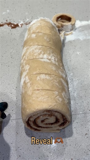Kerry on Instagram: "Reveal? Homemade cinnamon rolls 🫶🏾💫 how to get the perfect cut with the beautiful spiral for your cinnamon rolls? Unwaxed dental floss or string will do the trick🙌🏽 Thank you for watching, liking, sharing, saving and following 🫶🏾 Dm or comment for any recipes 🥰 #reels #reelsinstagram #homebaked #cinnamonrolls #california"