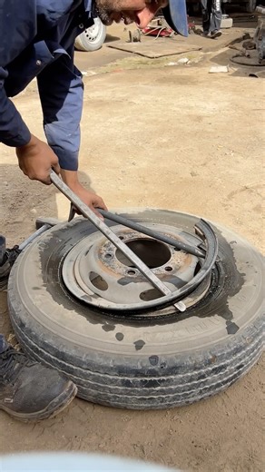 Dyna Truck Tyre Removed from Rim | Puncture Repair 🔧🚛