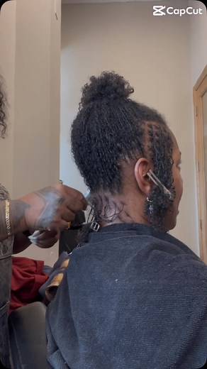 How to Maintain Starter Locs ✅Washing: Wait 2-4 weeks before your first wash, depending on the method used, to avoid unraveling. ➡️Use a residue-free, lightweight shampoo to keep your hair and scalp clean without causing buildup. ✅Moisturizing: ➡️Use a spray bottle with water and a light oil (like jojoba or rose water) to keep your hair hydrated. ➡️Avoid heavy products that can cause buildup. ✅Retwisting or Maintenance: ➡️Retwist every 4-6 weeks to maintain the shape of your locs and prevent the