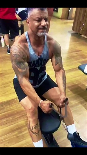 Os vídeos de Rob_guiland (@robsonguiland) com som original - Rob_guiland