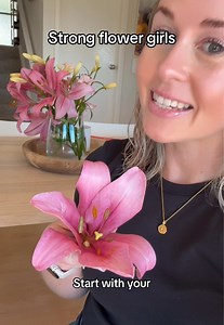 SQUEEZE THE DAY 🌸💪 I’m your kegel coach, Heidi. Join me for today’s workout. Rated: intermediate. To SQUEEZE: contract the muscles around the vagina and the anus. To RELAX: simply let go and you should feel the muscles release. And as always, see a women’s health physio if you have any pelvic floor concerns! See you tomorrow kegel club xx #pelvicfloorexercises #kegelexercises #pelvicfloor #prolapse #incontinence