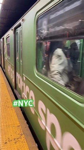 1/18/26 Duolingo wrapped S Train #ads #subway #railfan #nyc #mta #train #travel #timessquare #ny