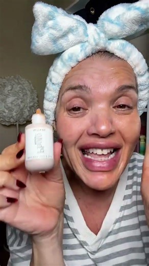 Revlon PhotoReady Gives You FLAWLESS Skin Tint Coverage? #usashorts #skincare #beautyover40#shorts