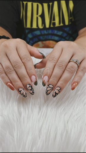 Freshly dipped and dangerously cute! 😍🦋