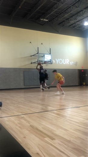 Blake Foster Basketball: “1 Leg Fade”