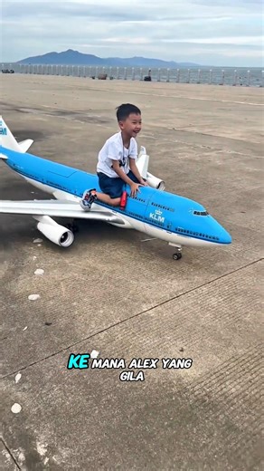 Anak itu berada di dalam pesawat, apa yang akan terjadi 😲Yang berikutnya sungguh luar biasa✨😱