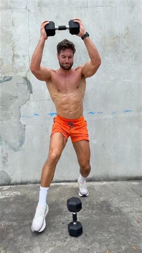 Total body burner to kick off your week 🔥 Fire up your heart rate using just two dumbbells 🦾