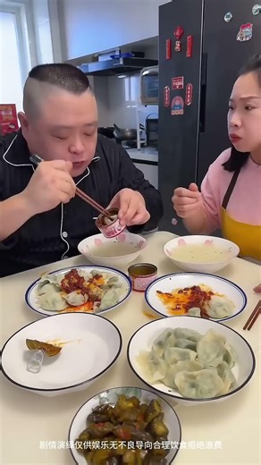 Chồng tôi dở tệ muốn tôi uống nước tương wasabi, nào ngờ tôi đã đổi chỗ trước, chính anh ấy bị cay